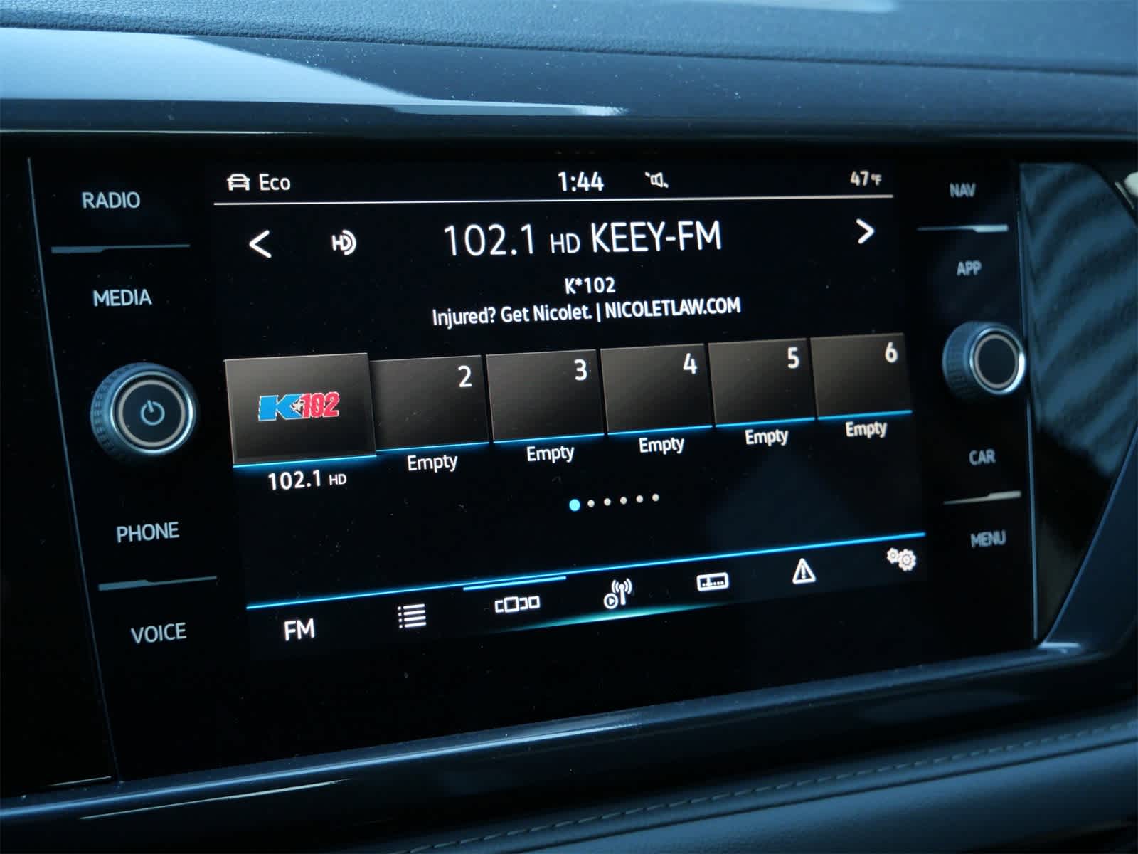 Thumbnail: 2023 Volkswagen Taos - 14