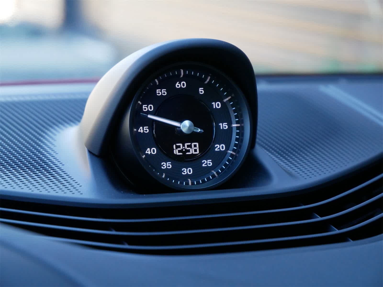 Thumbnail: 2023 Porsche Taycan - 16