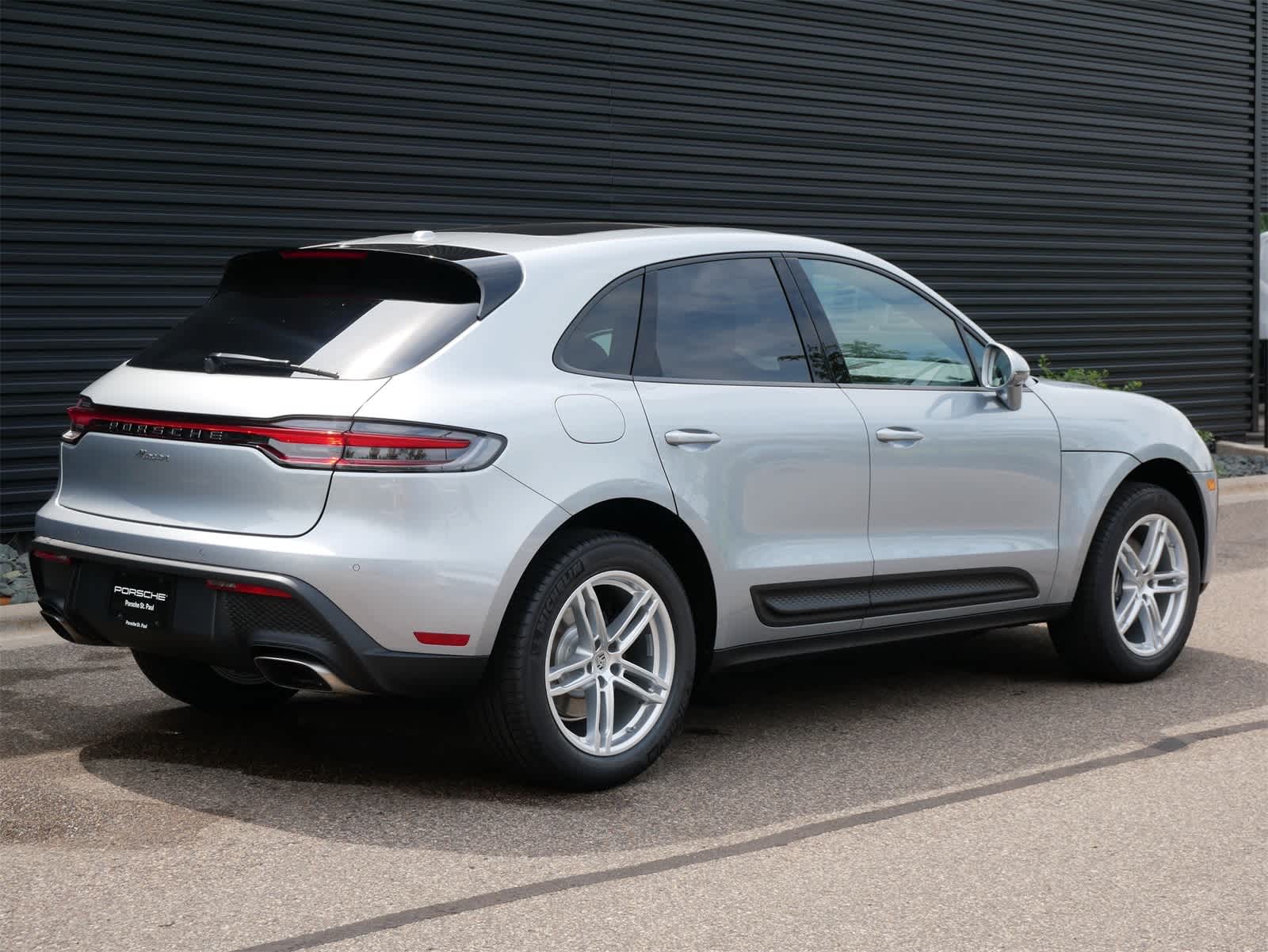 Thumbnail: 2025 Porsche Macan - 26