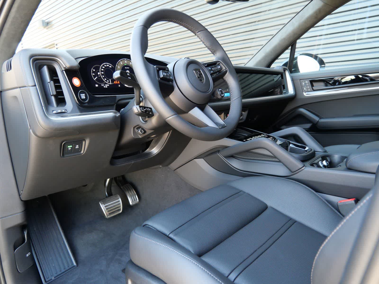 Thumbnail: 2026 Porsche Cayenne - 4