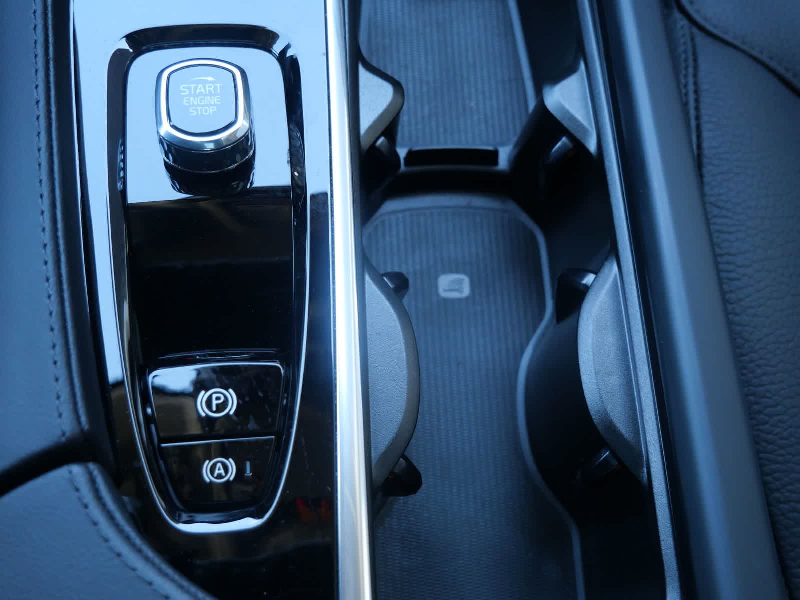 Thumbnail: 2025 Volvo XC90 - 16