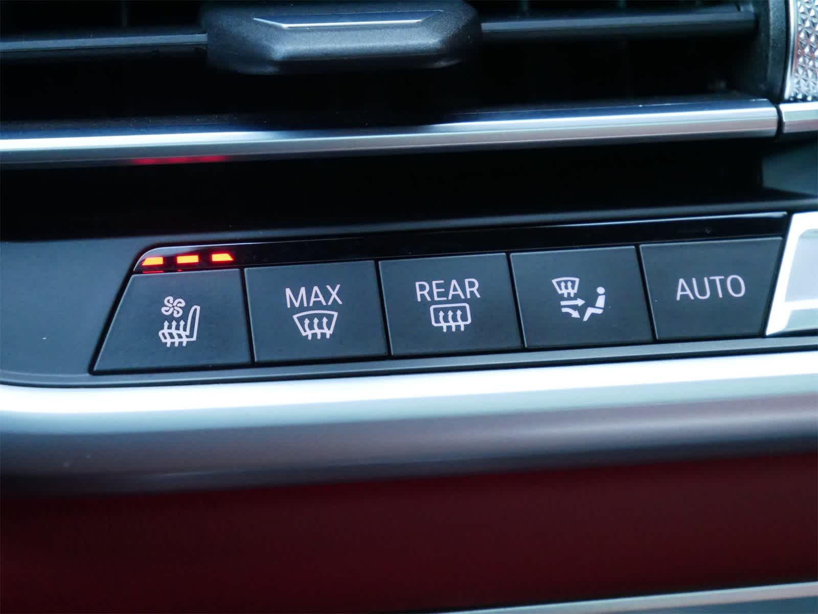 Thumbnail: 2022 BMW X6 - 21