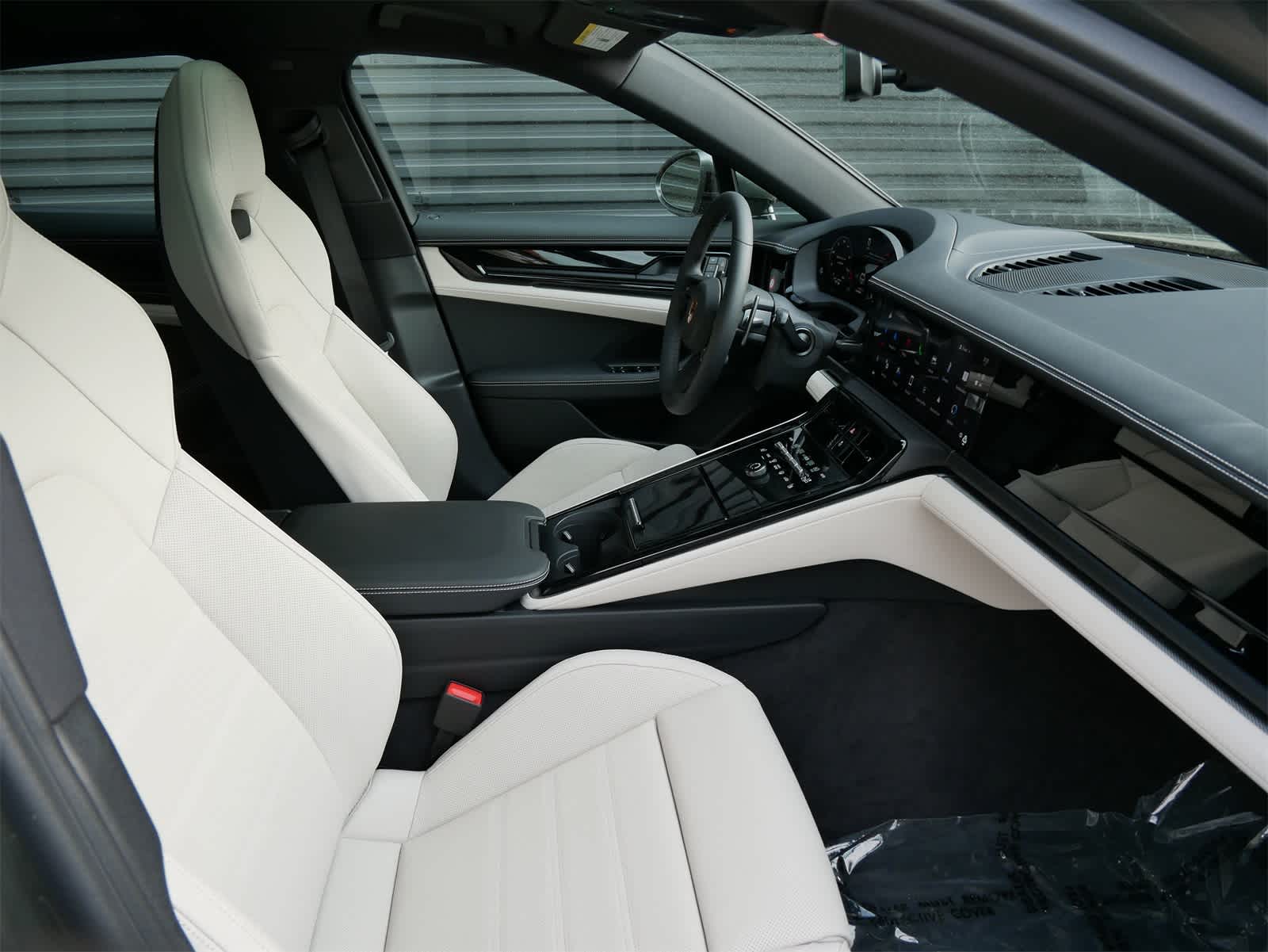Thumbnail: 2025 Porsche Panamera - 30