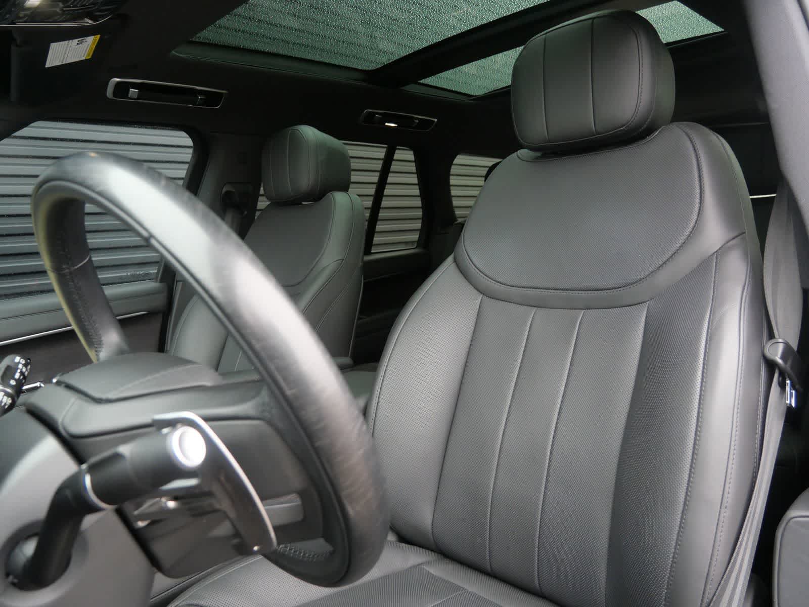 Thumbnail: 2025 Land Rover Range Rover - 5