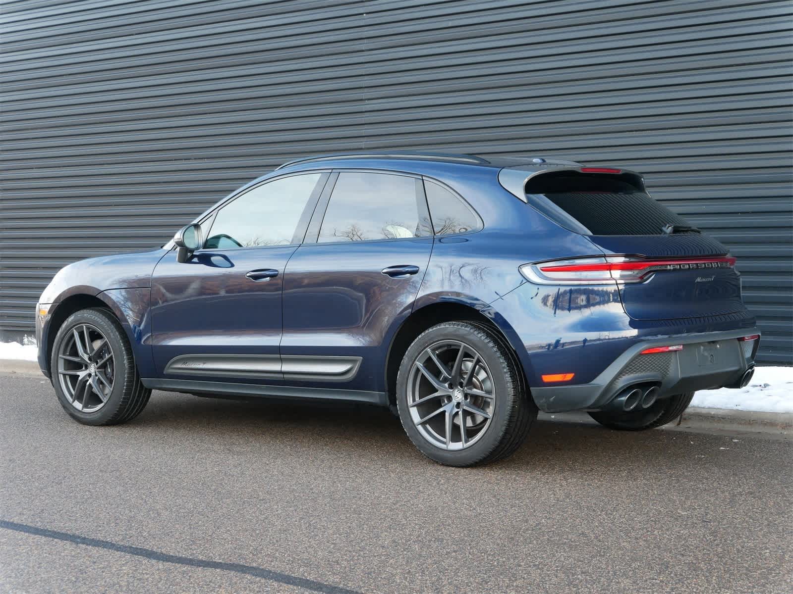 Thumbnail: 2023 Porsche Macan - 3