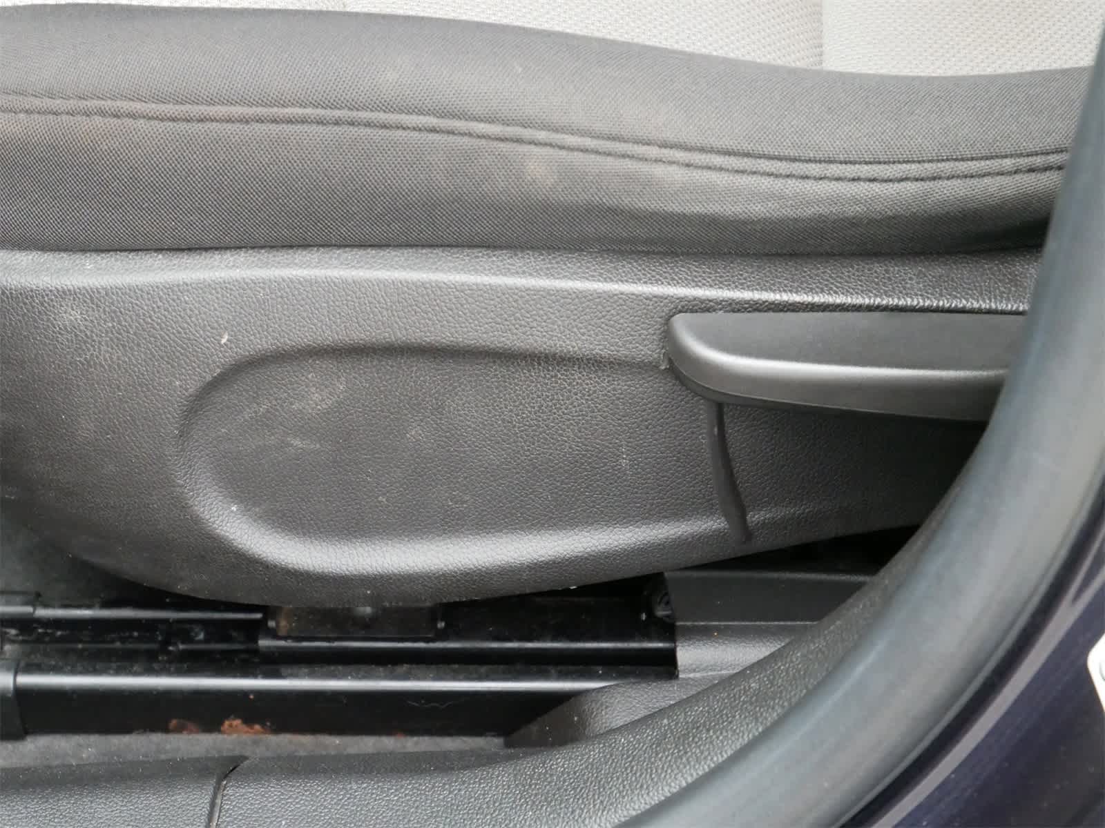 Thumbnail: 2015 Chevrolet Cruze - 10