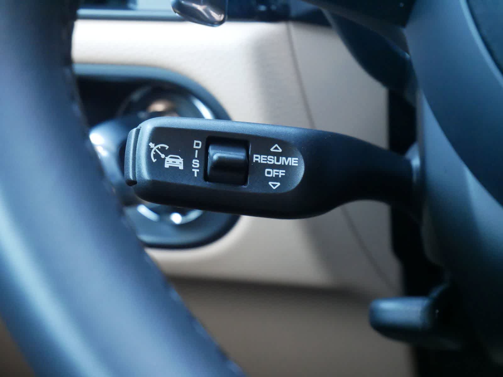 Thumbnail: 2025 Porsche Macan - 17