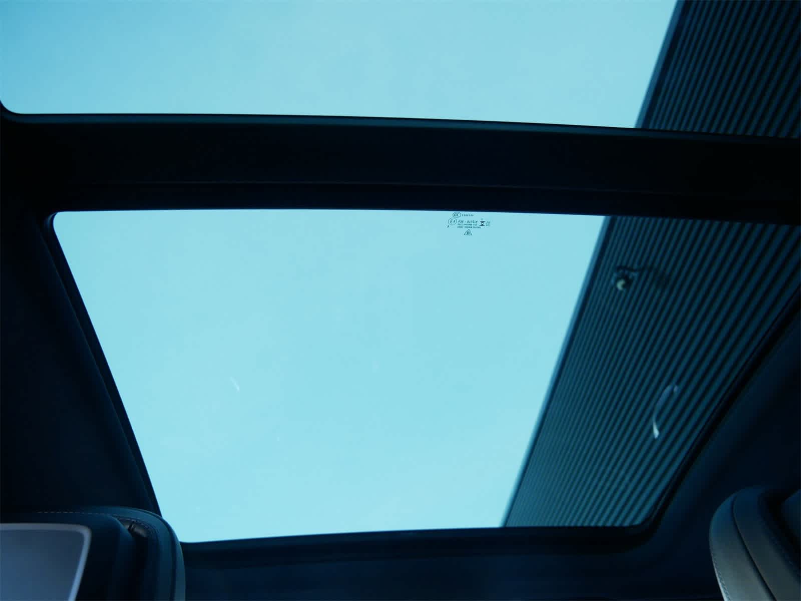 Thumbnail: 2024 Porsche Macan - 14