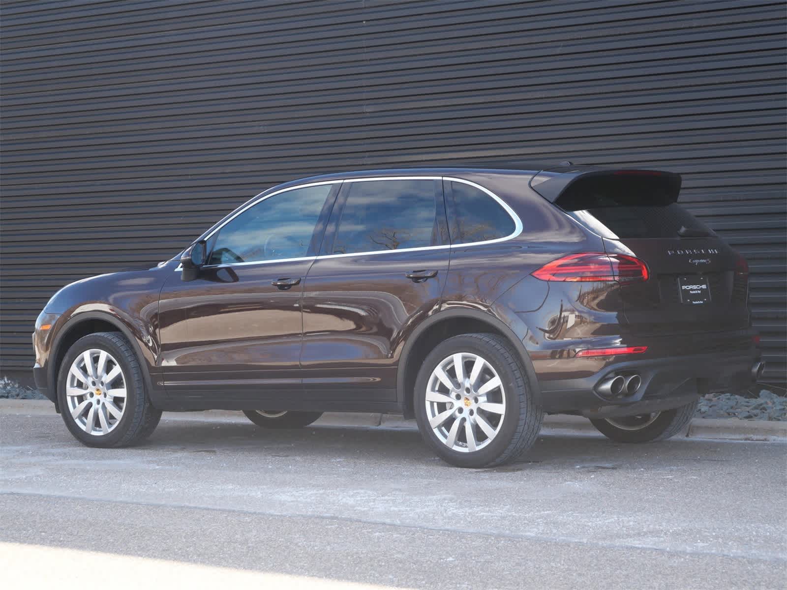 Thumbnail: 2017 Porsche Cayenne - 3