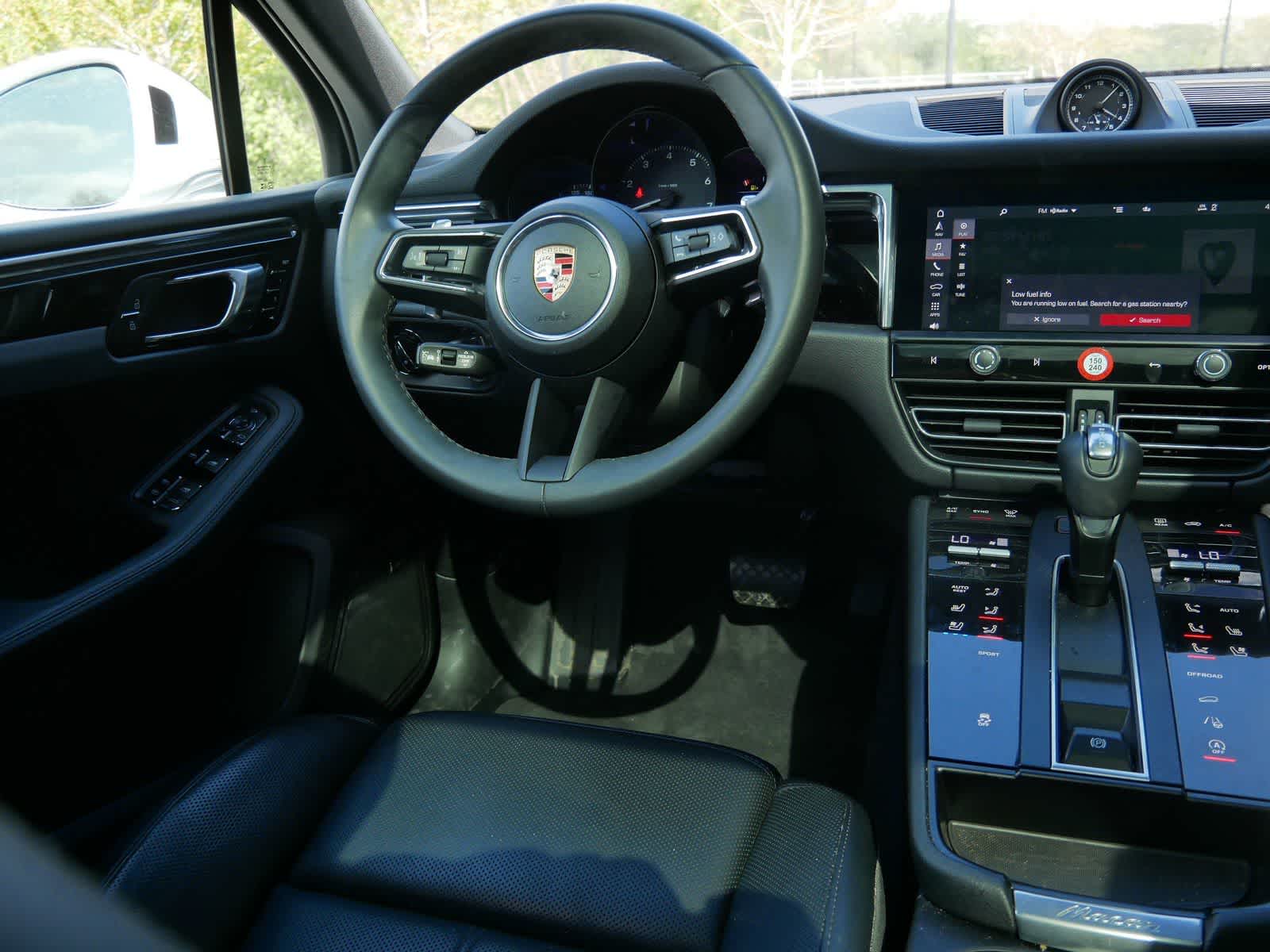 Thumbnail: 2025 Porsche Macan - 7