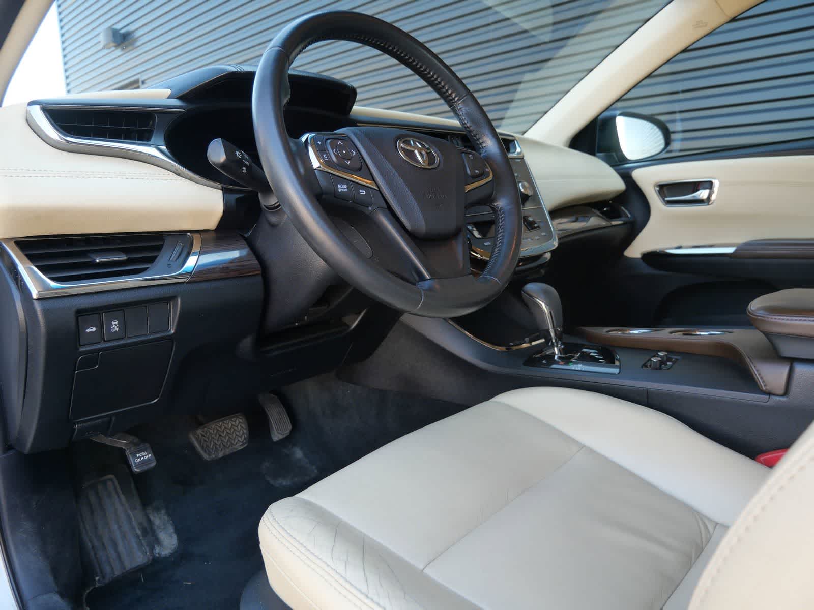 Thumbnail: 2013 Toyota Avalon - 4