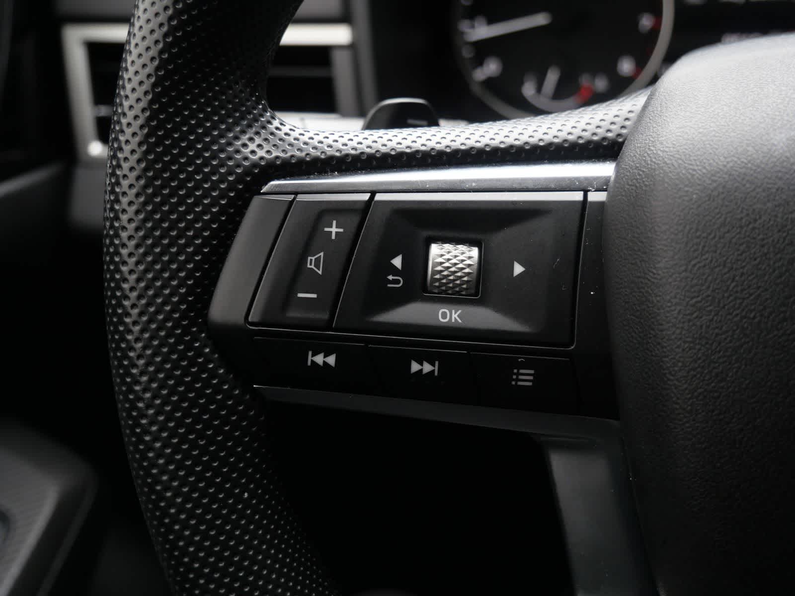 Thumbnail: 2024 Mitsubishi Outlander - 20