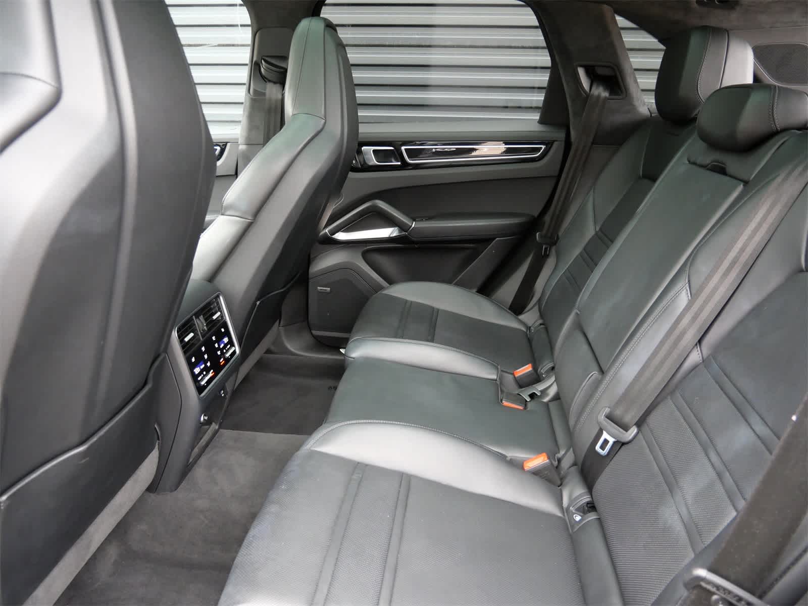 Thumbnail: 2022 Porsche Cayenne - 5