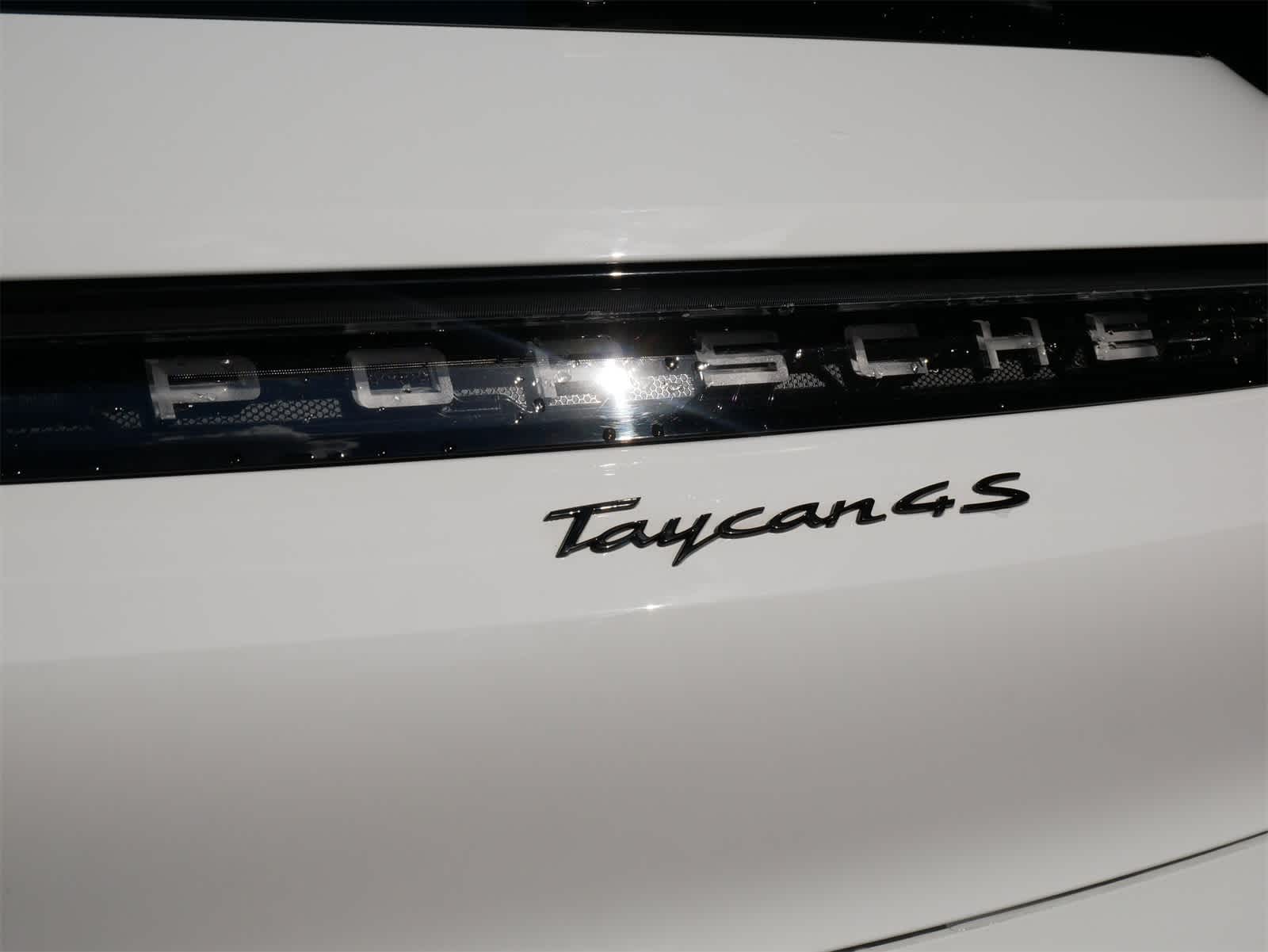 Thumbnail: 2023 Porsche Taycan - 23