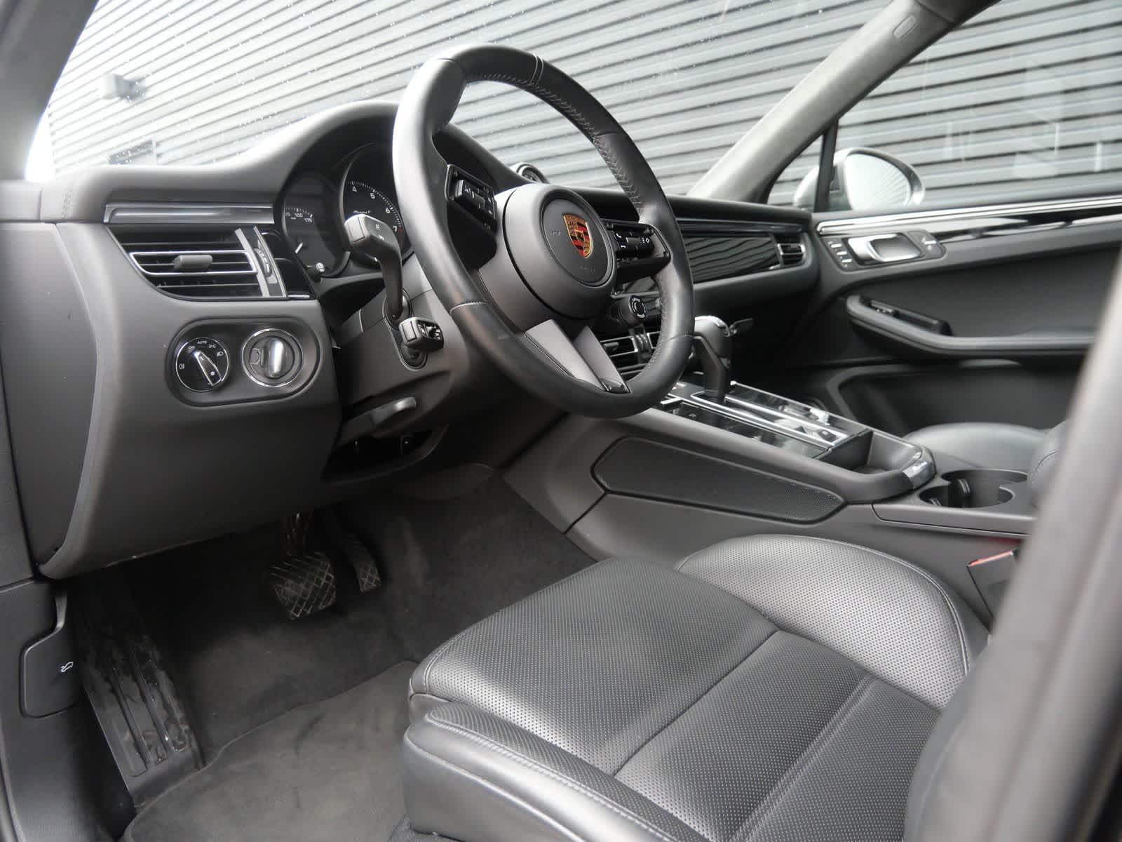 Thumbnail: 2023 Porsche Macan - 4