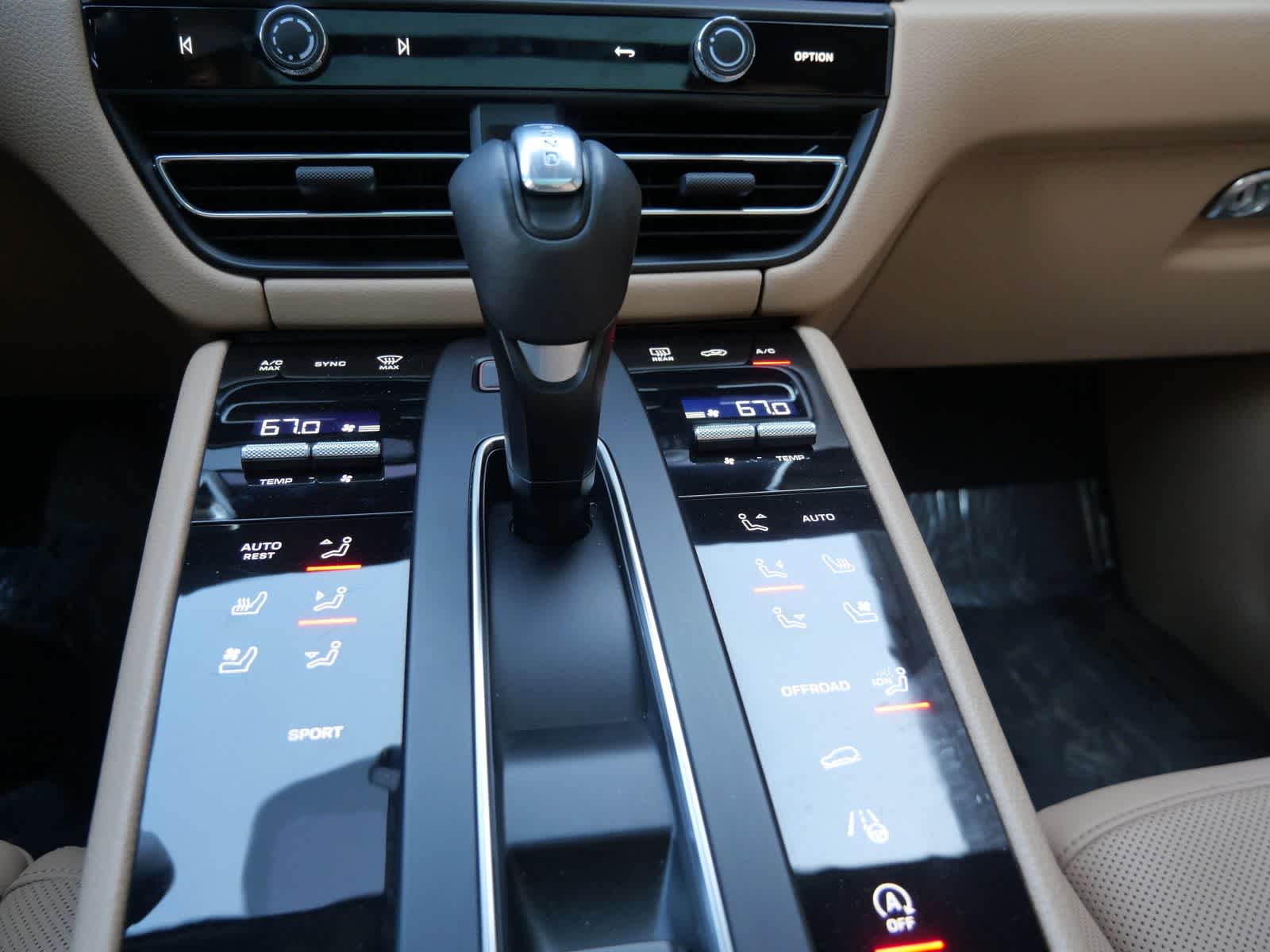 Thumbnail: 2024 Porsche Macan - 17