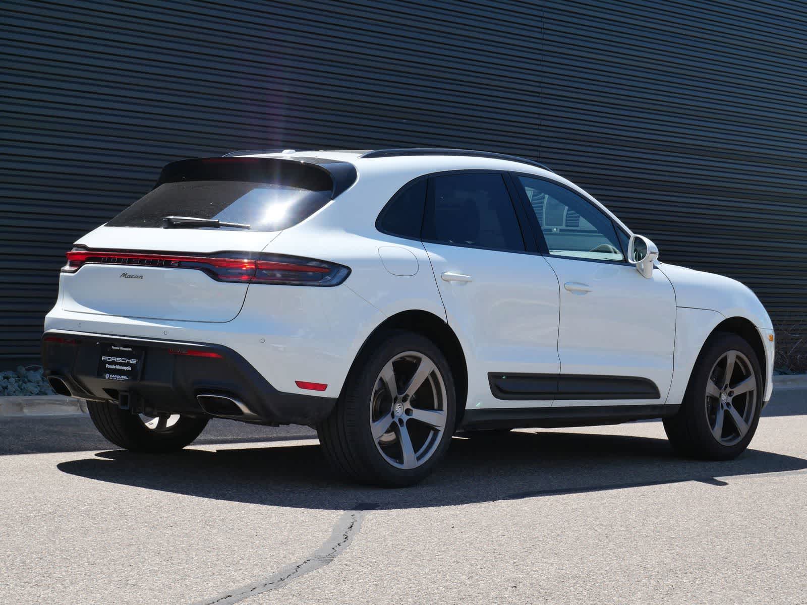 Thumbnail: 2025 Porsche Macan - 26