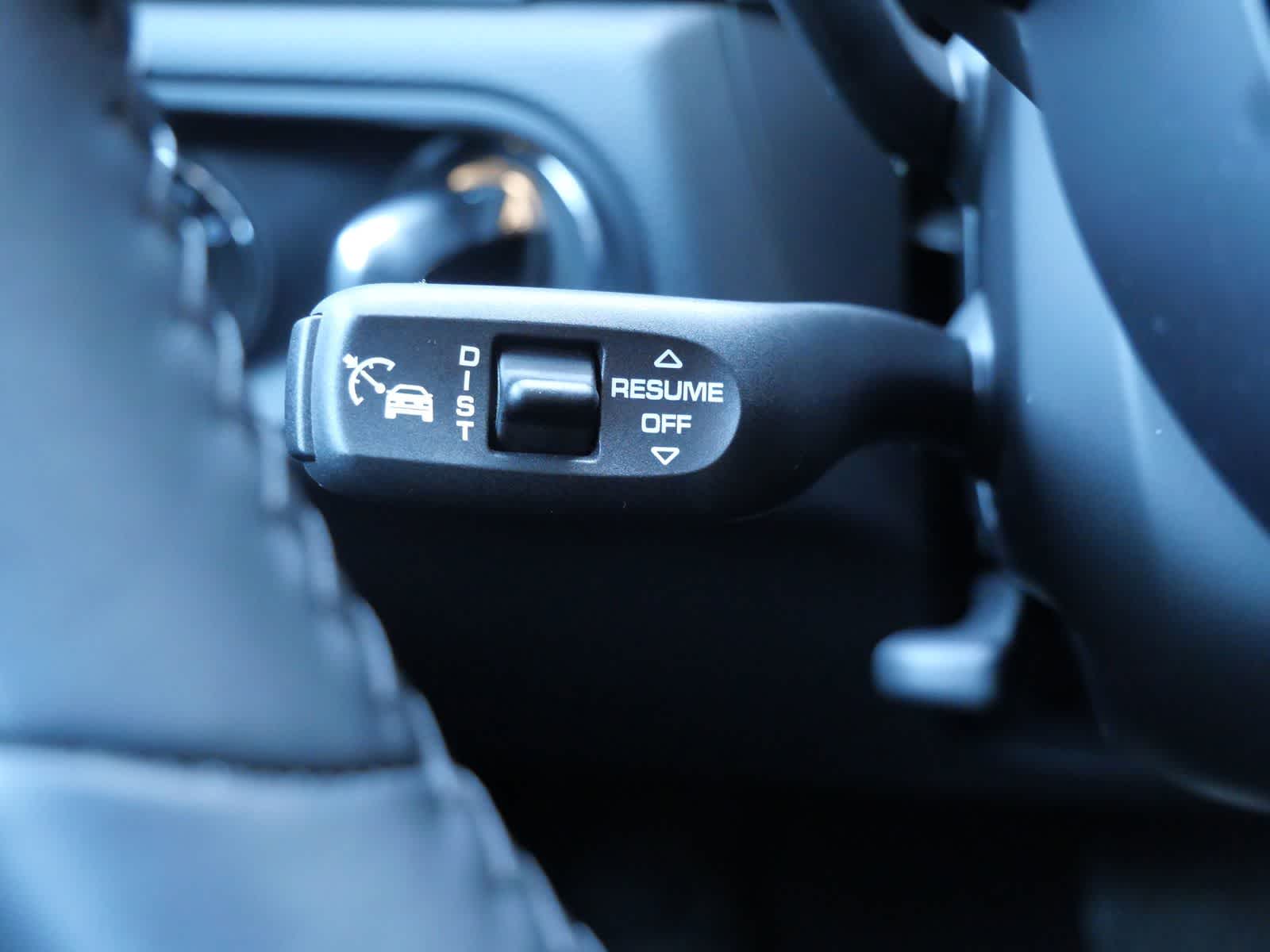 Thumbnail: 2026 Porsche Macan - 22