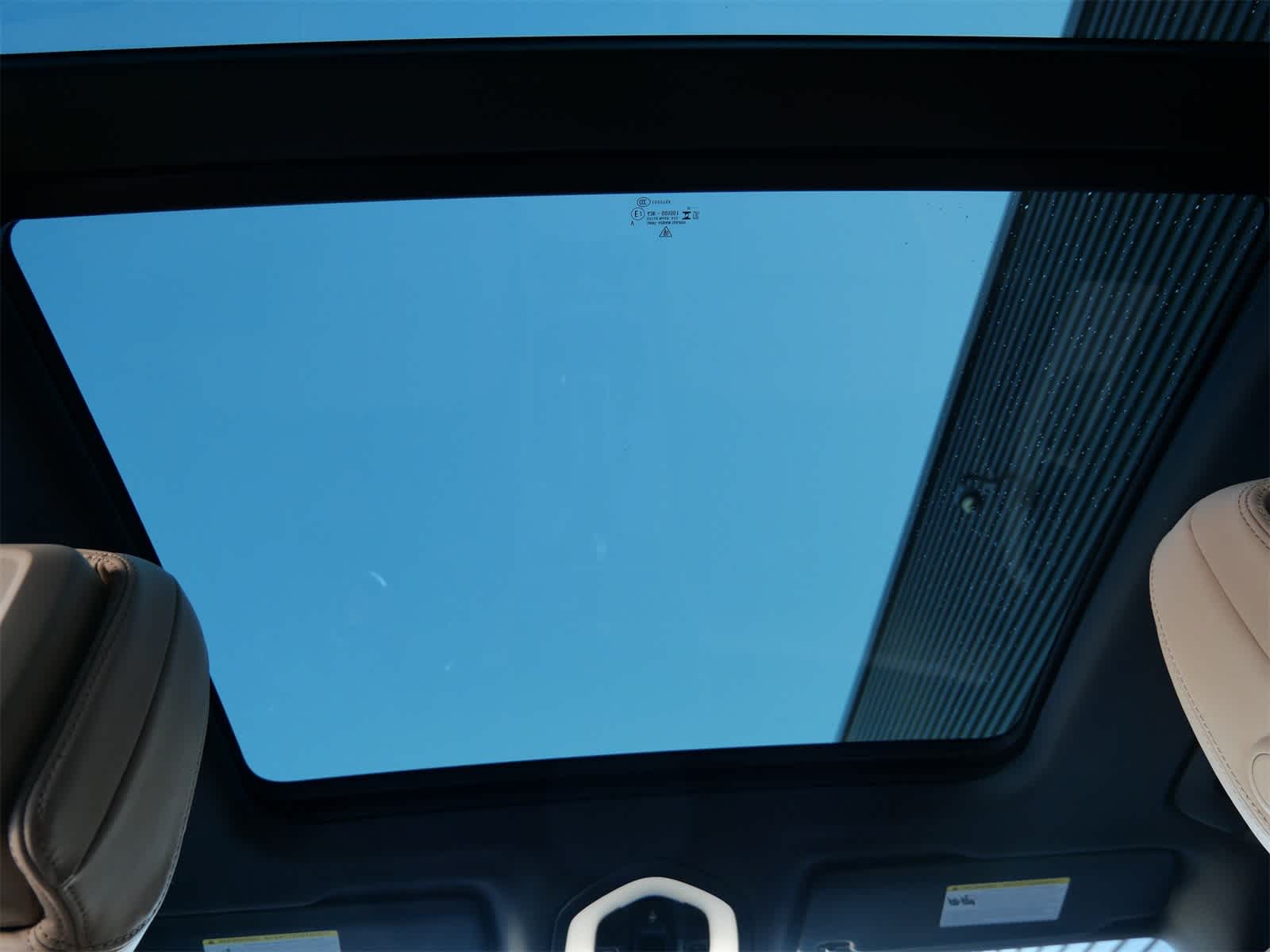 Thumbnail: 2026 Porsche Macan - 14