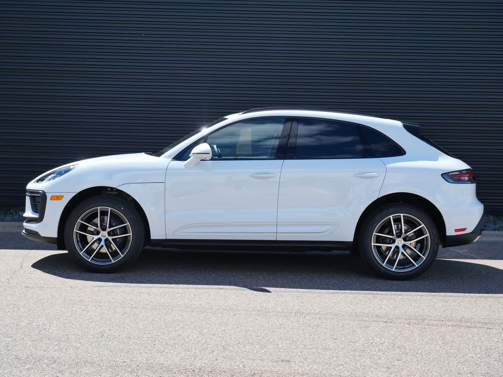Thumbnail: 2026 Porsche Macan - 2