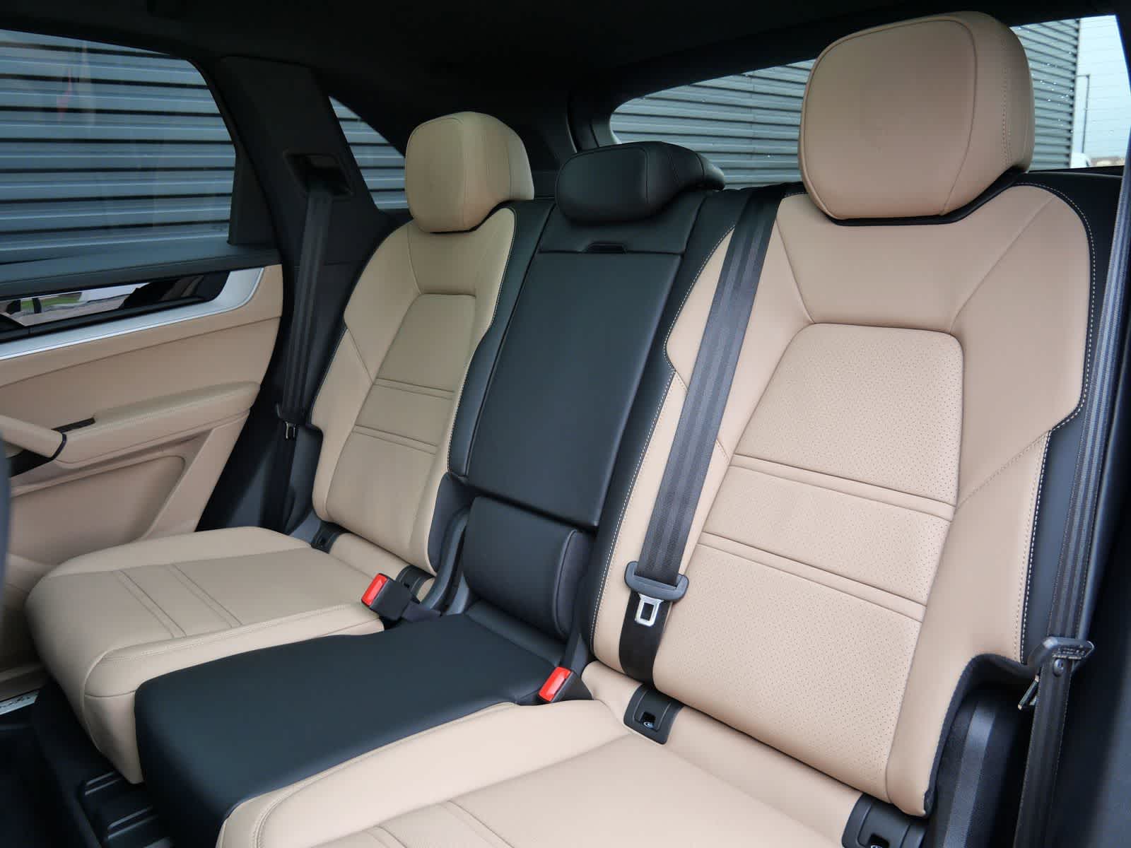 Thumbnail: 2026 Porsche Cayenne - 12