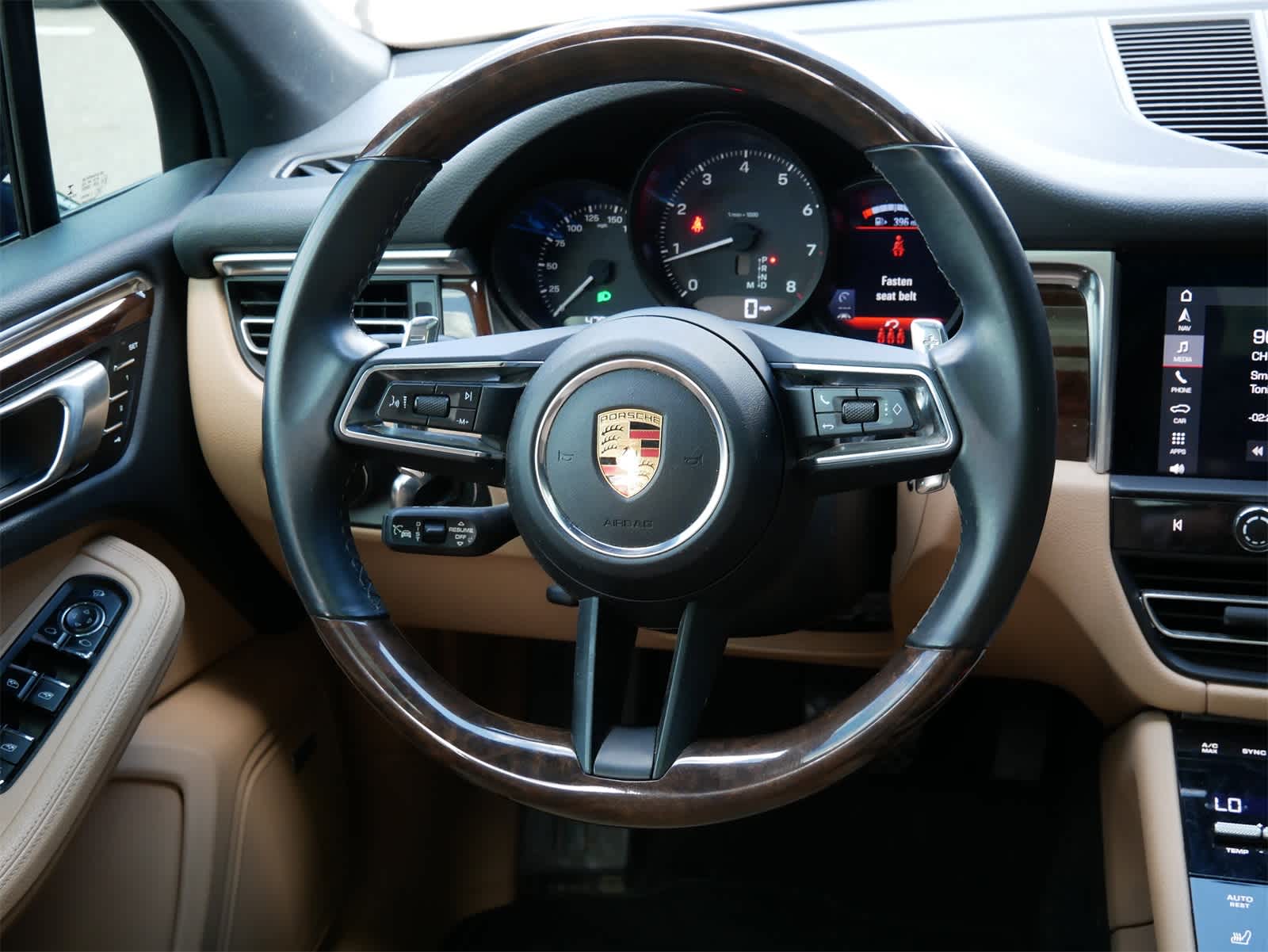 Thumbnail: 2022 Porsche Macan - 9