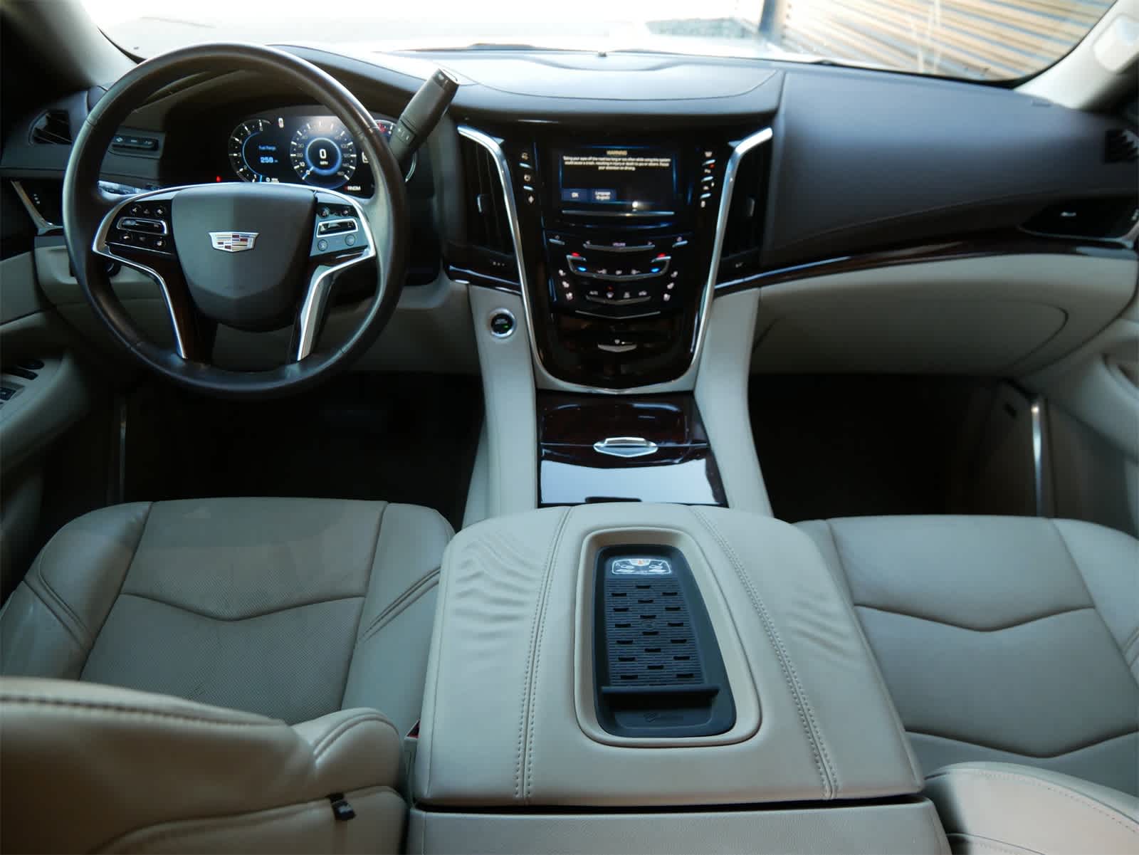 Thumbnail: 2016 Cadillac Escalade - 9