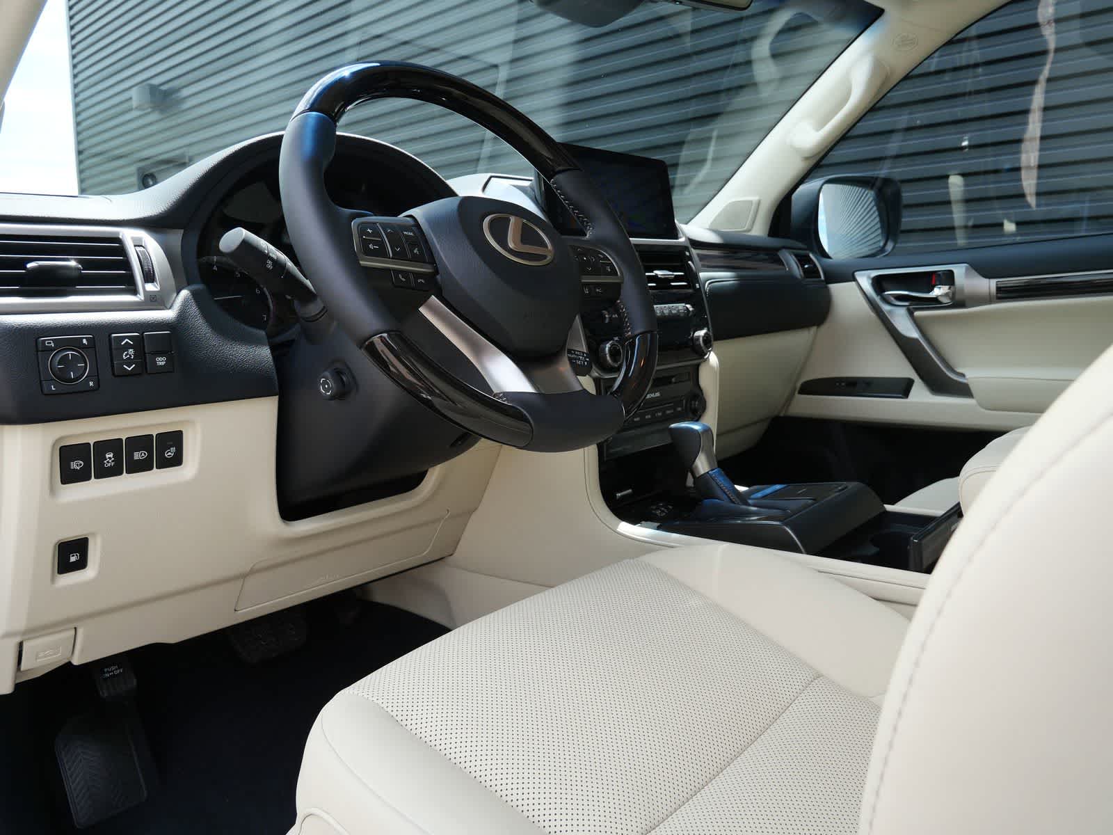 Thumbnail: 2023 Lexus GX - 4