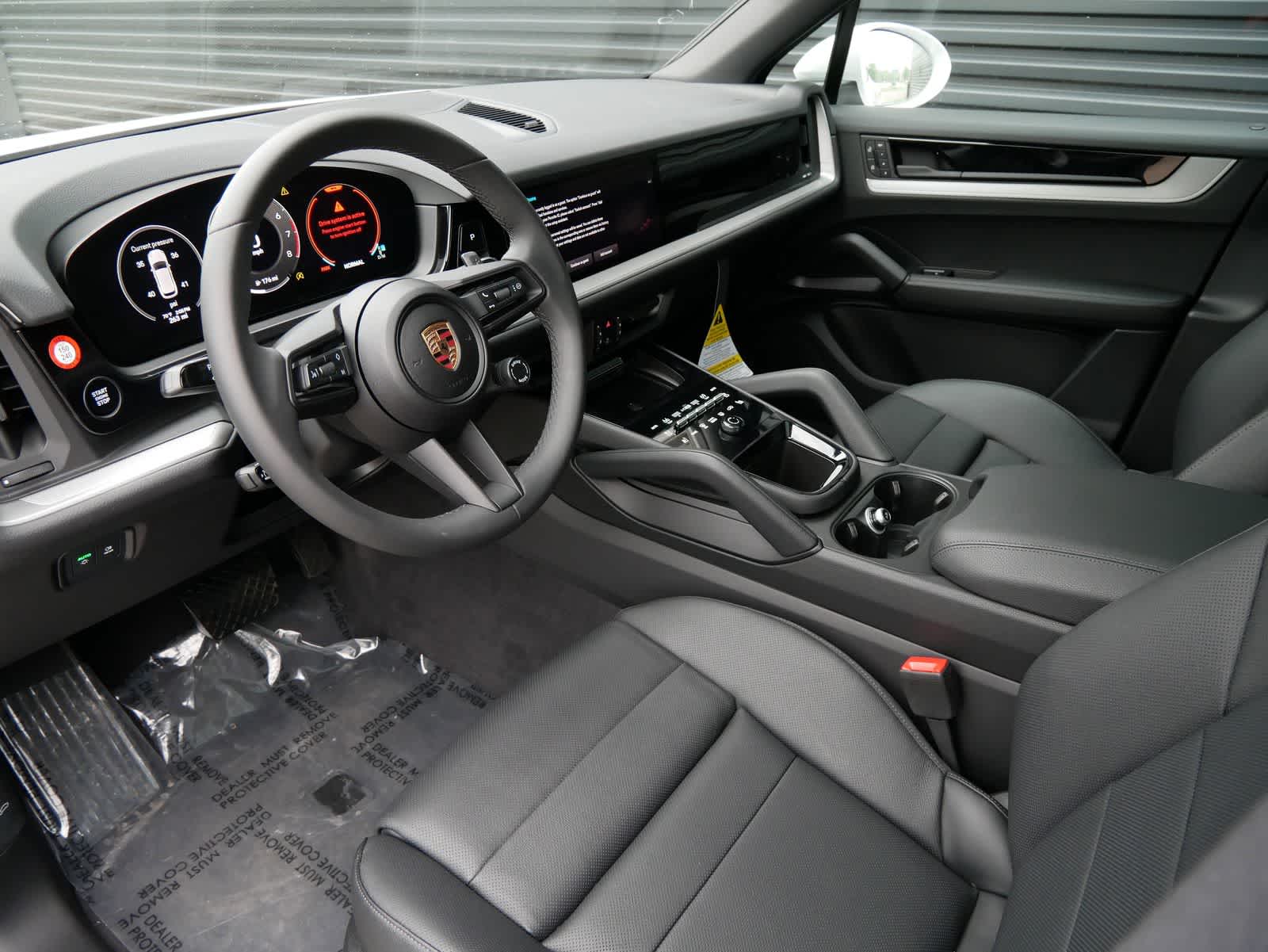 Thumbnail: 2025 Porsche Cayenne - 25