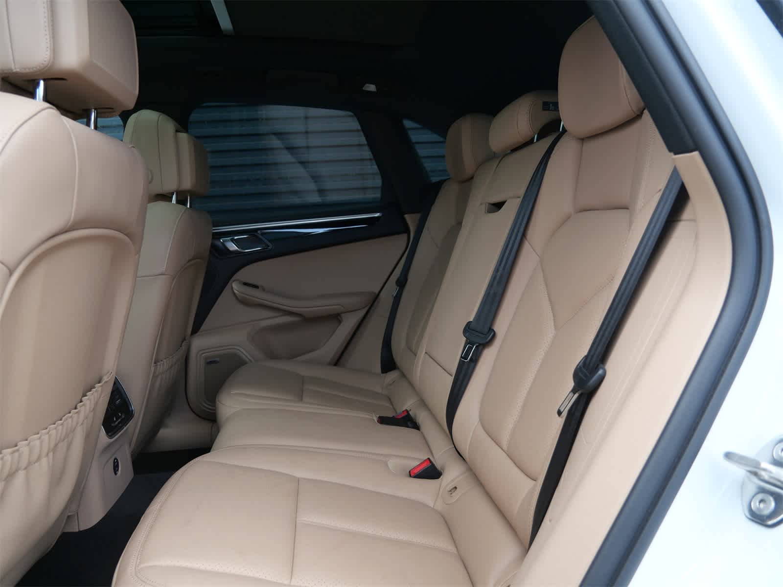 Thumbnail: 2024 Porsche Macan - 11