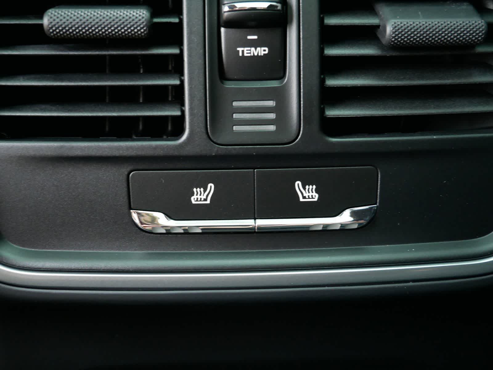 Thumbnail: 2025 Porsche Macan - 12