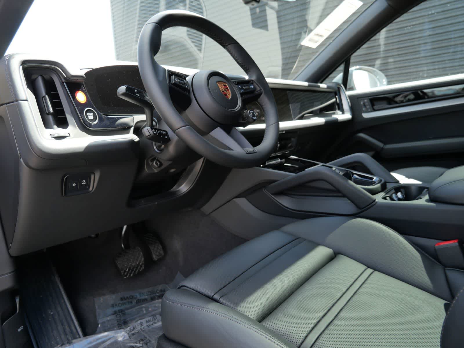 Thumbnail: 2026 Porsche Cayenne - 4