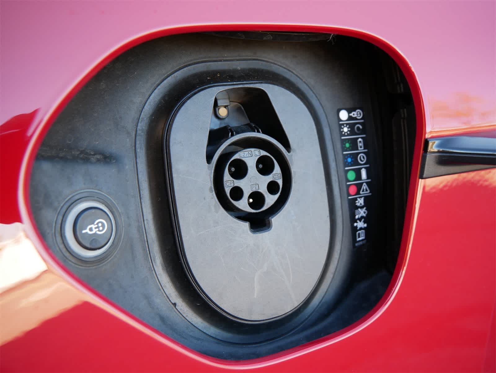 Thumbnail: 2023 Porsche Taycan - 24