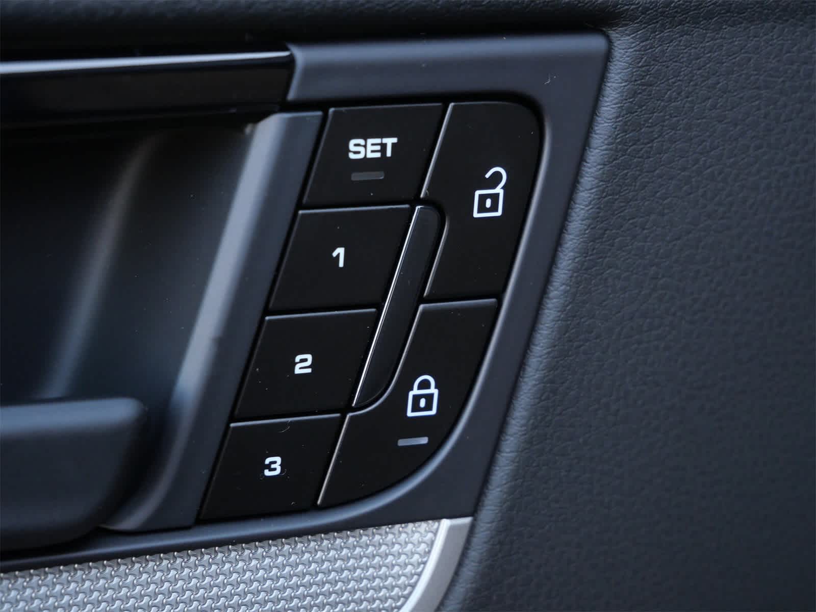 Thumbnail: 2026 Porsche Cayenne - 11