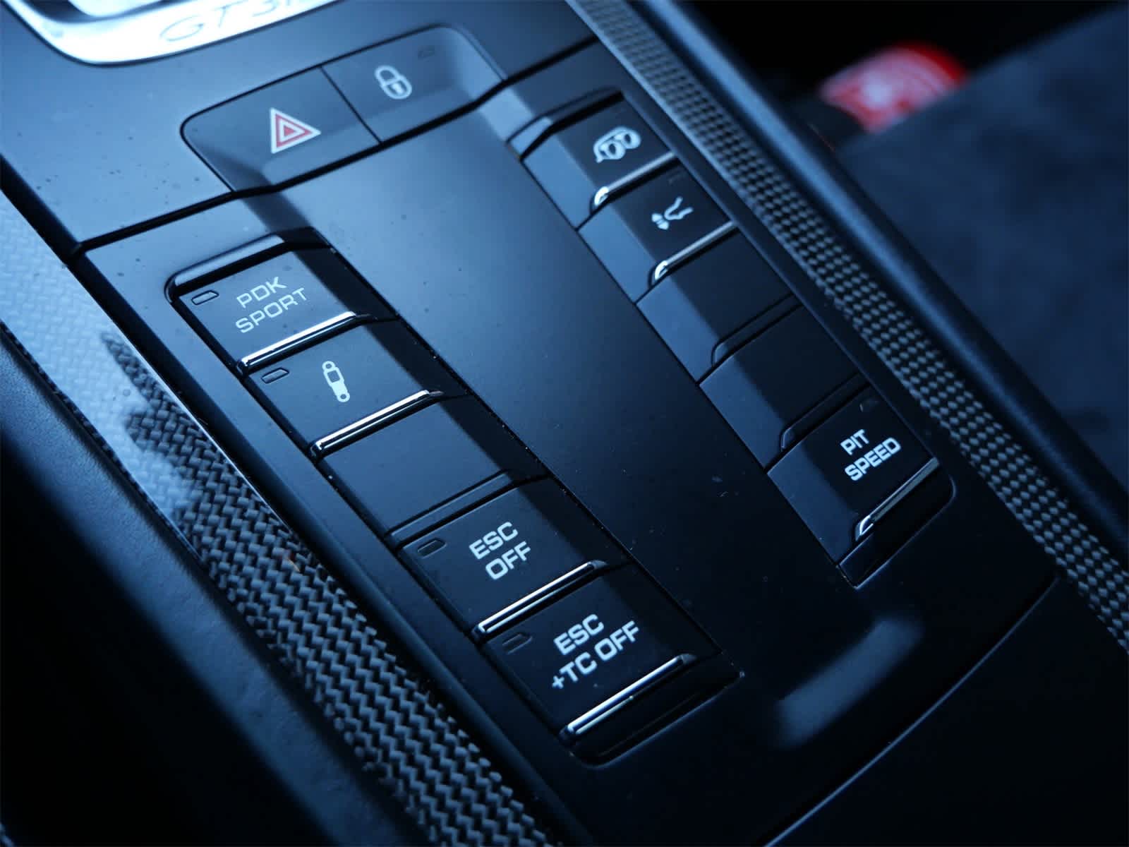 Thumbnail: 2016 Porsche 911 - 14