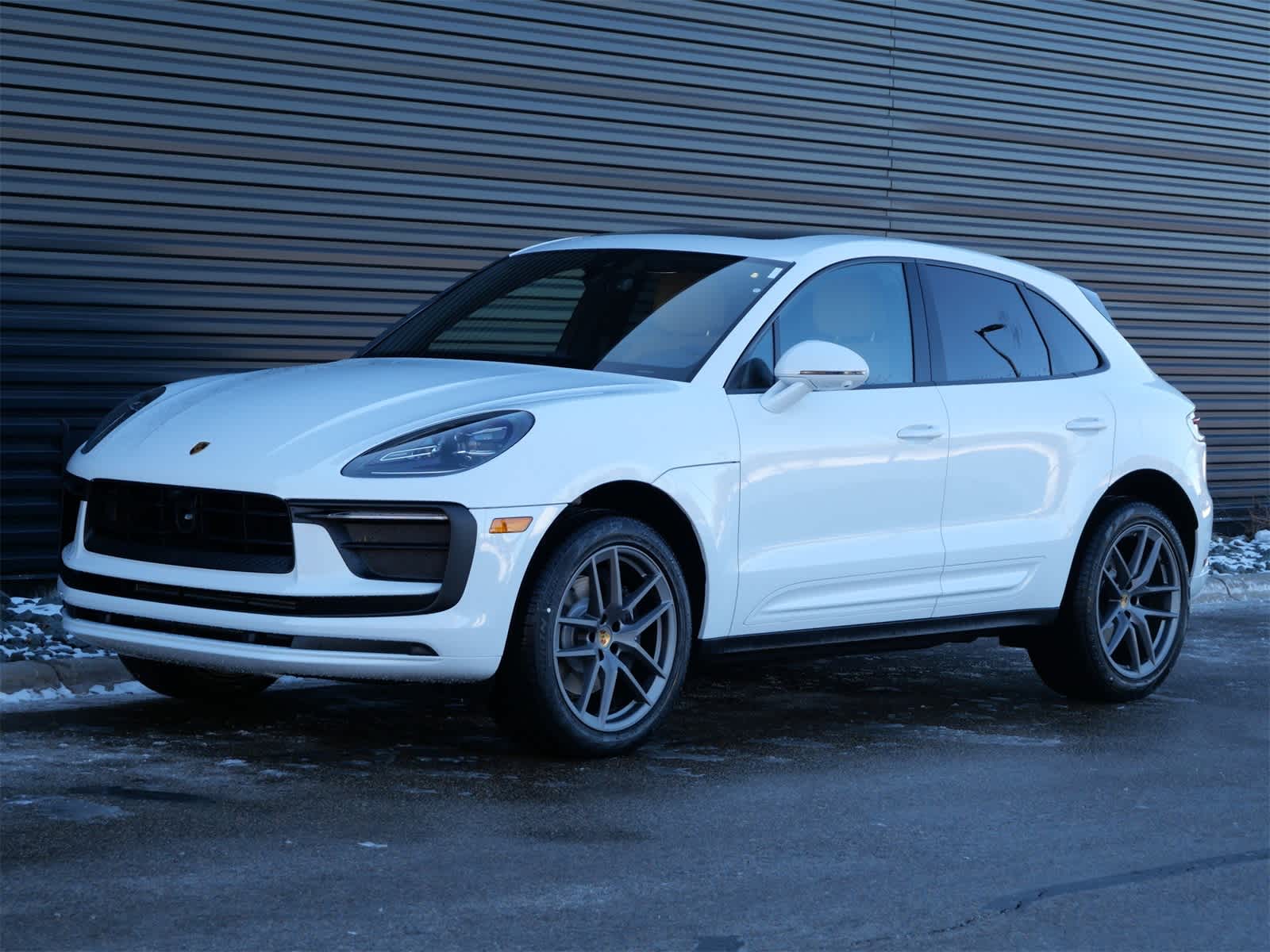 Thumbnail: 2026 Porsche Macan - 1
