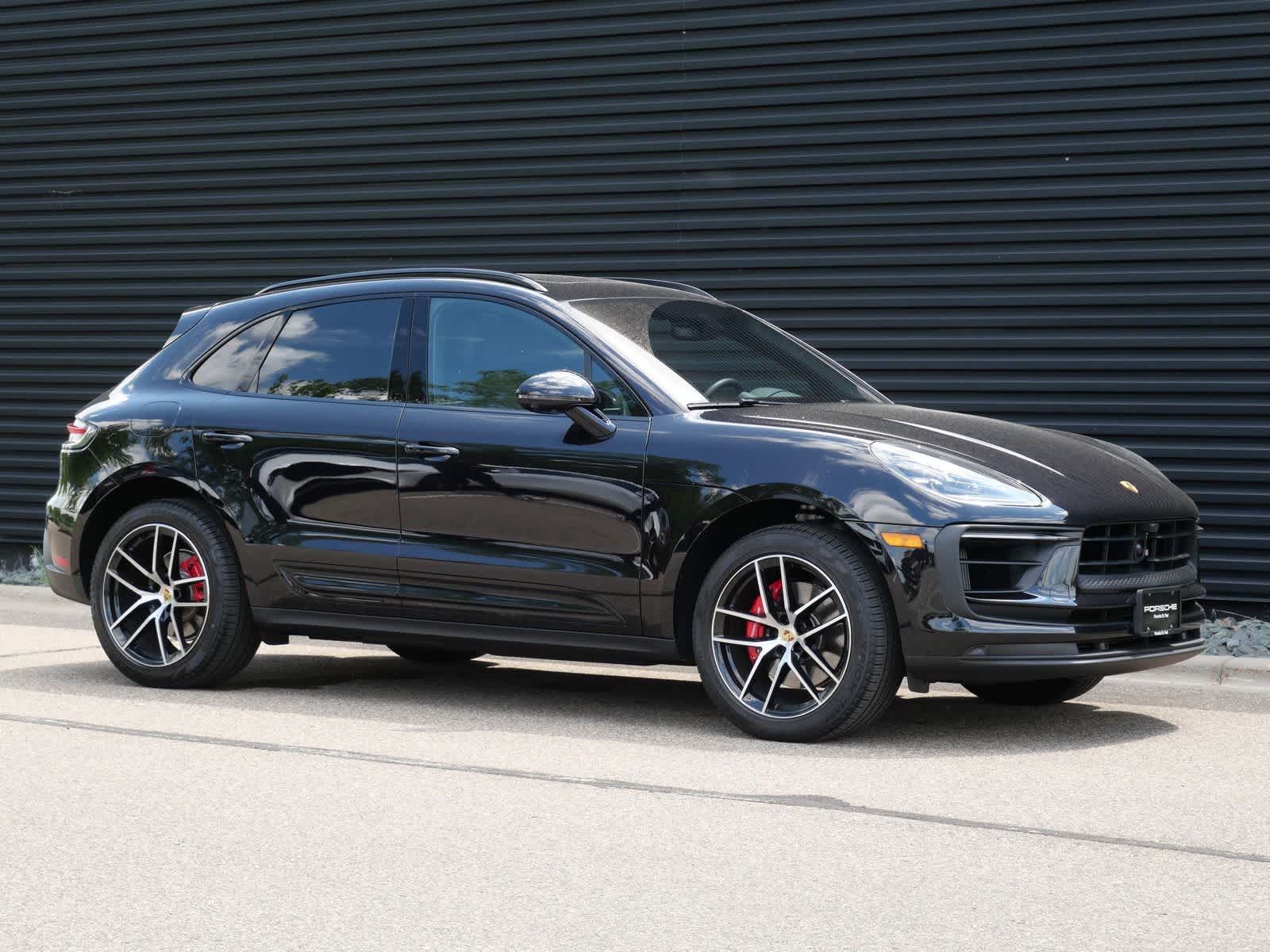 Thumbnail: 2025 Porsche Macan - 28
