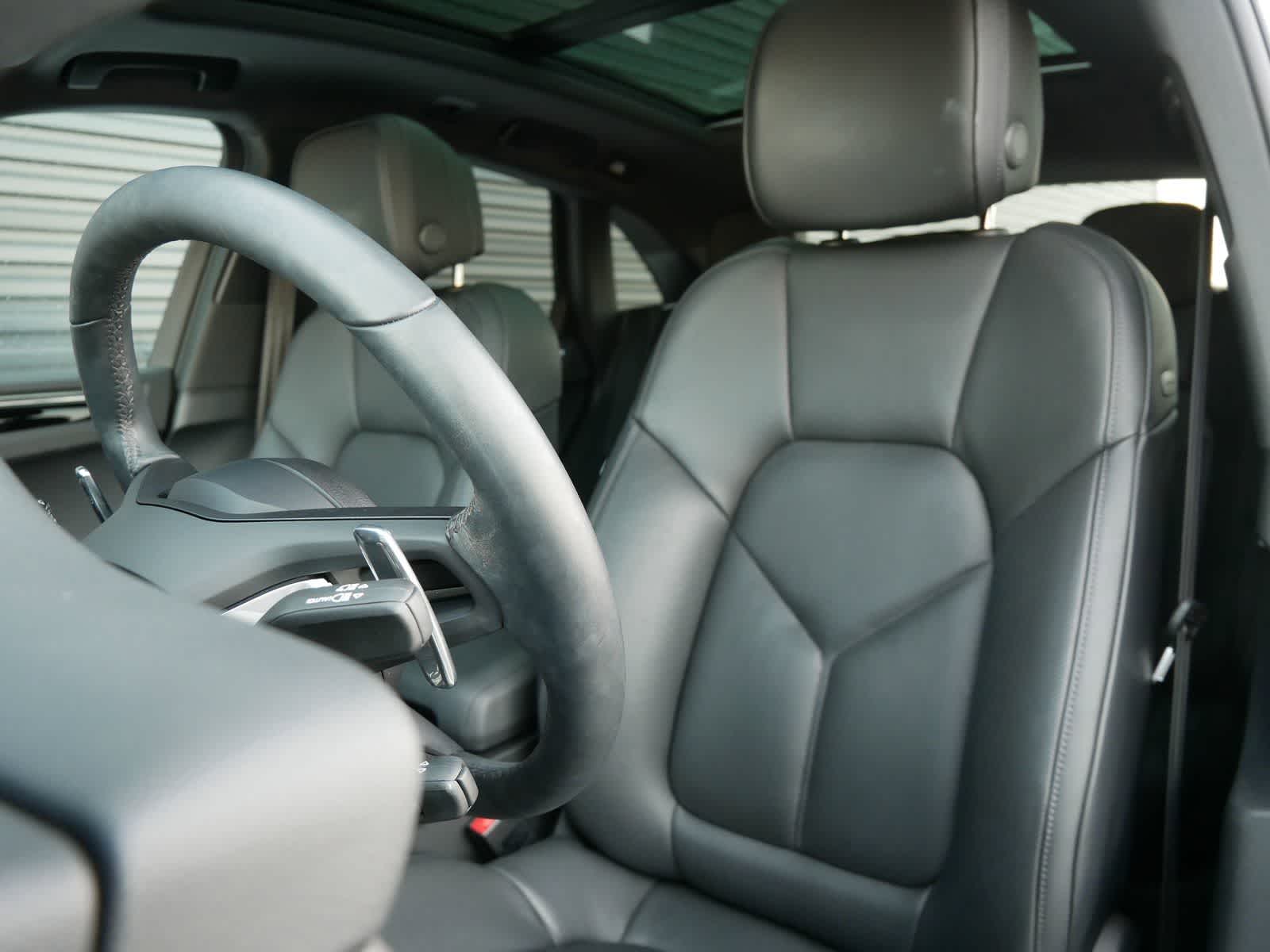 Thumbnail: 2025 Porsche Macan - 5