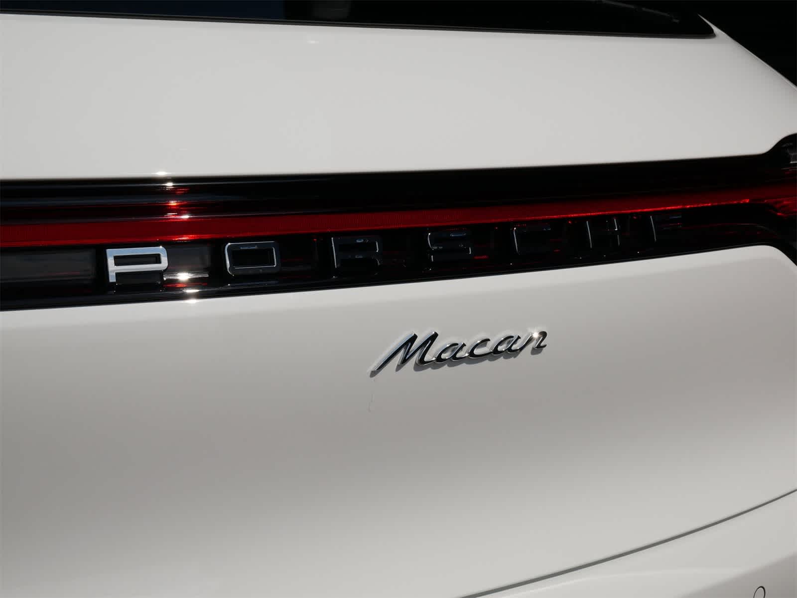 Thumbnail: 2025 Porsche Macan - 23