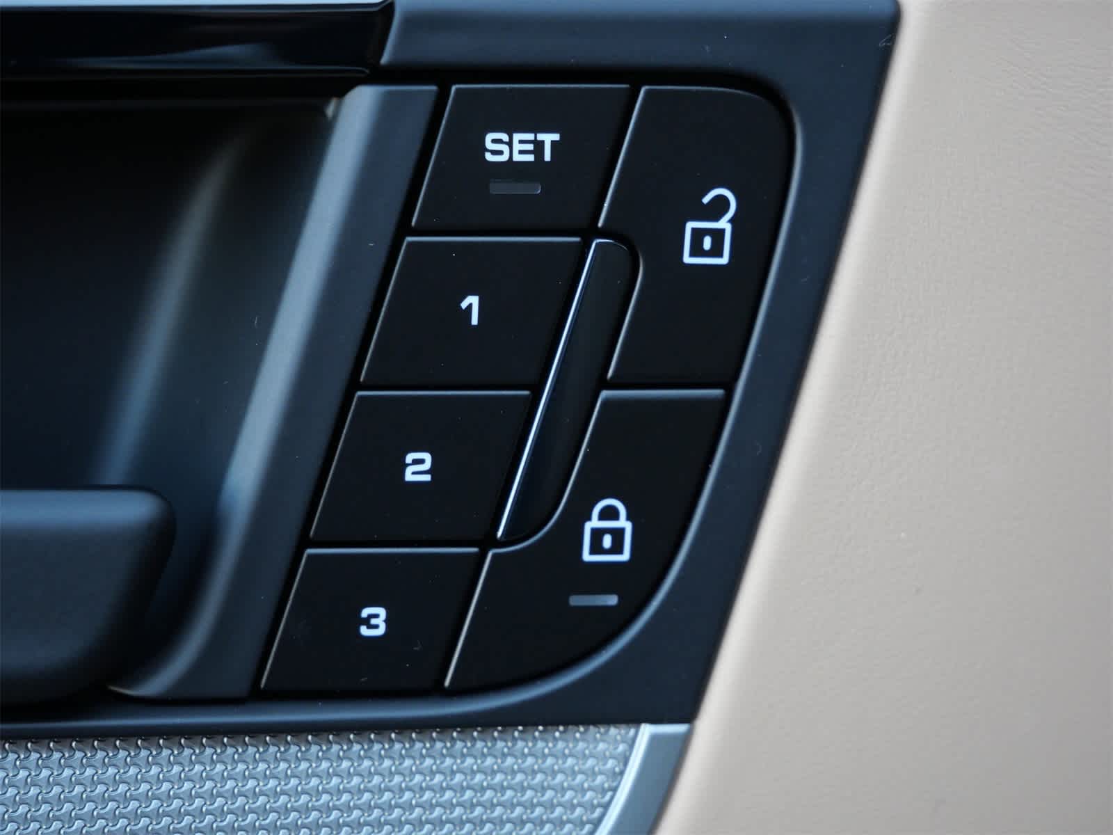 Thumbnail: 2026 Porsche Cayenne - 11