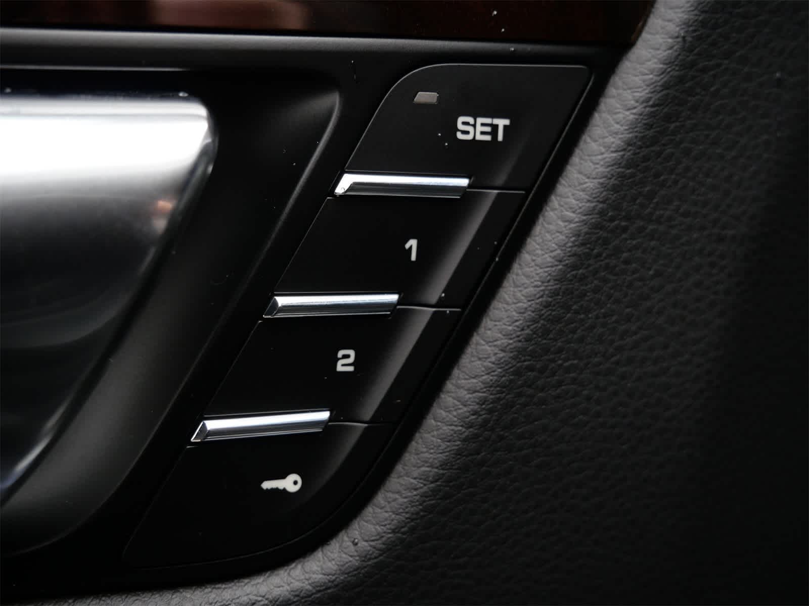 Thumbnail: 2026 Porsche Macan - 11