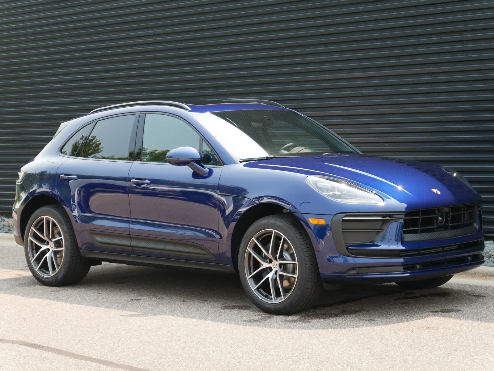Thumbnail: 2025 Porsche Macan - 25