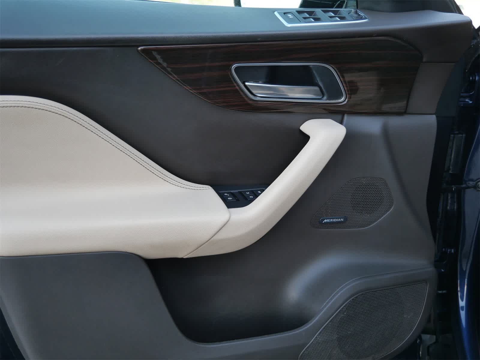 Thumbnail: 2018 Jaguar F-Pace - 9