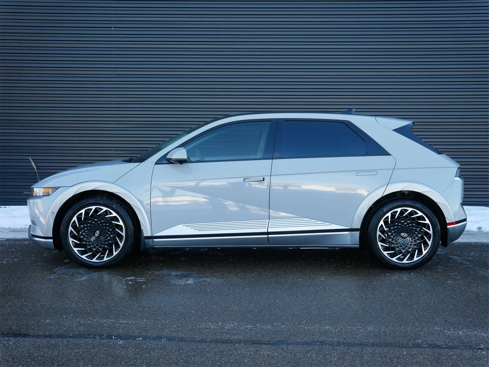 Thumbnail: 2024 Hyundai Ioniq 5 - 2