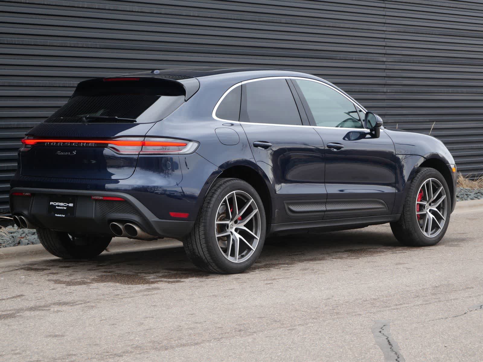 Thumbnail: 2022 Porsche Macan - 25