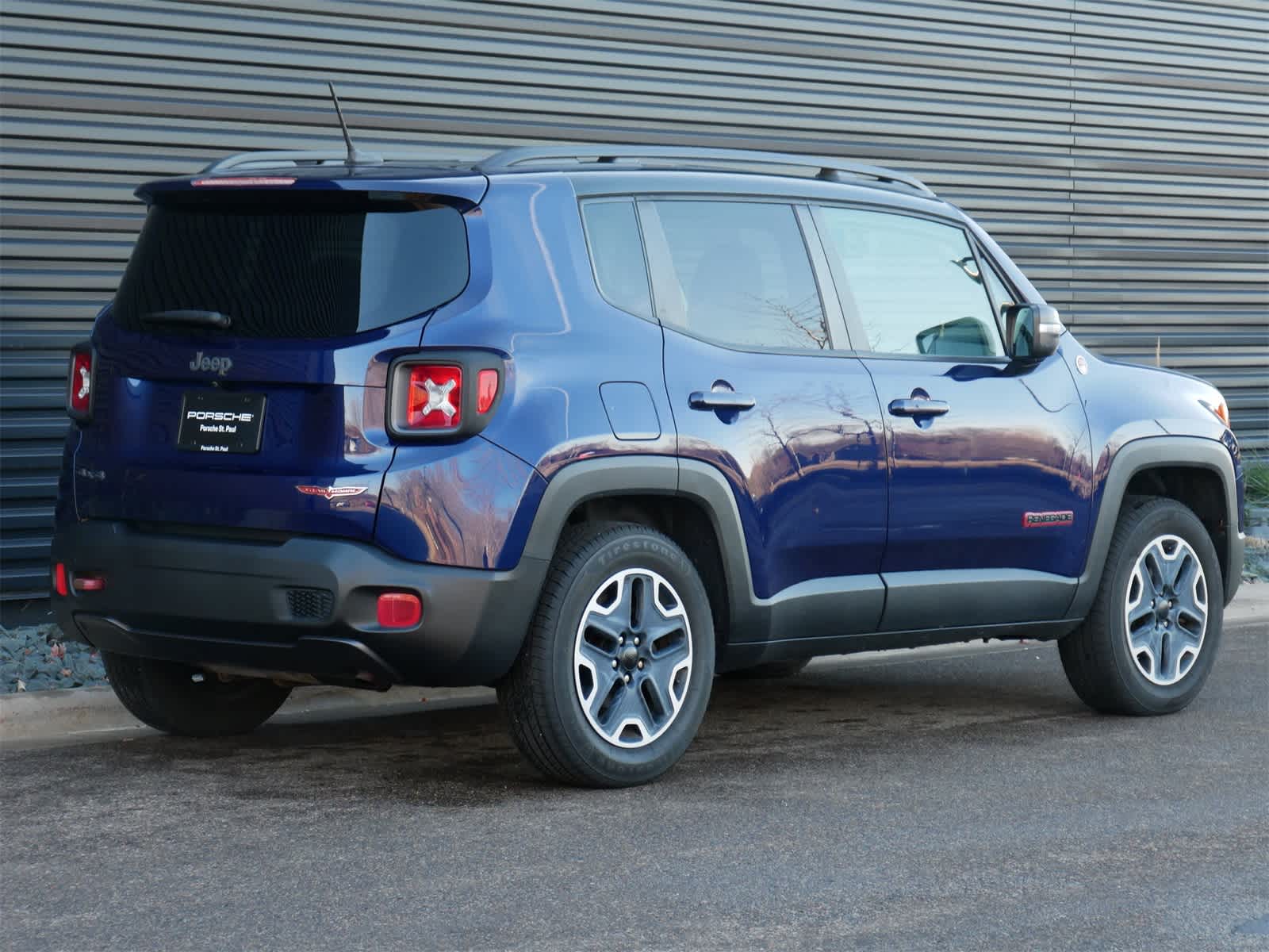 Thumbnail: 2016 Jeep Renegade - 23