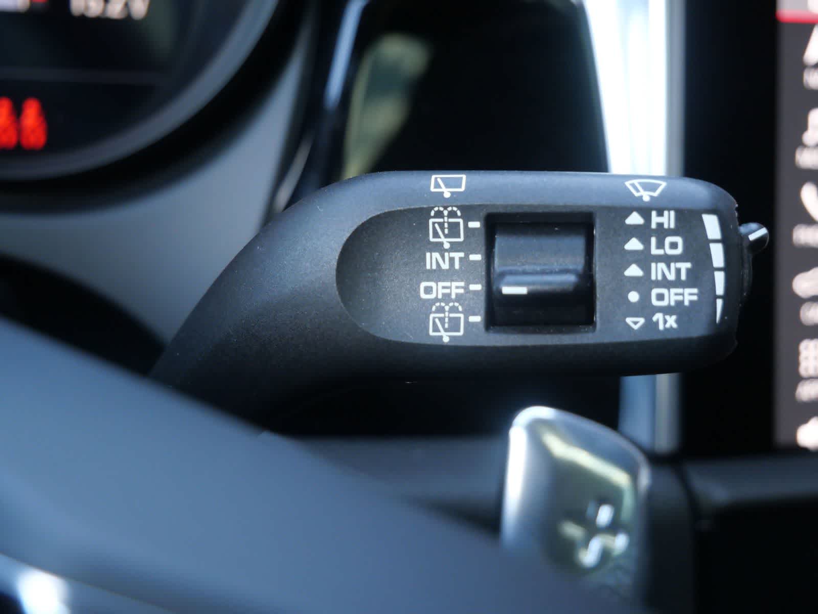 Thumbnail: 2023 Porsche Macan - 24