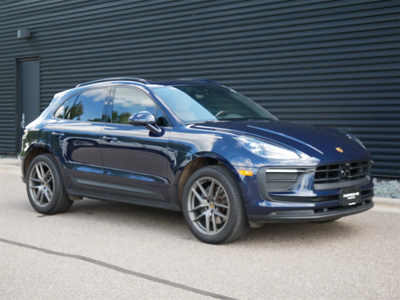 Thumbnail: 2022 Porsche Macan - 30
