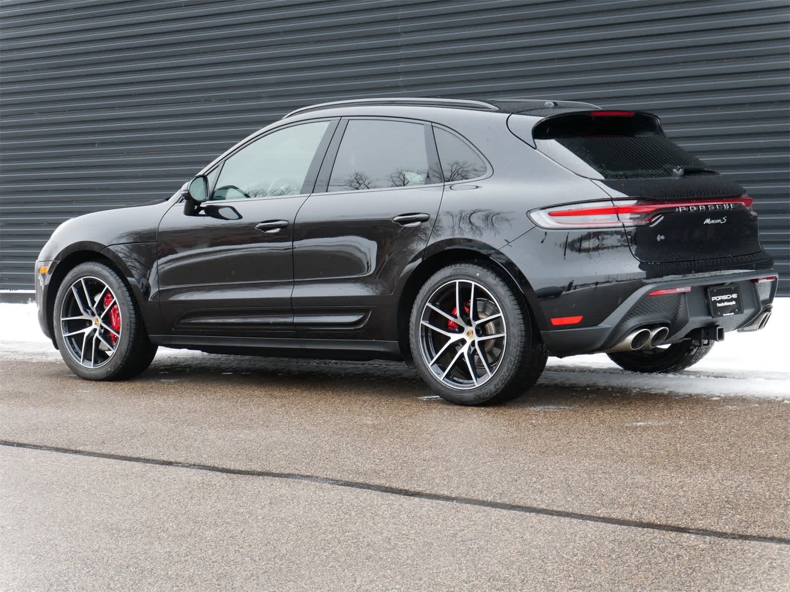 Thumbnail: 2025 Porsche Macan - 3