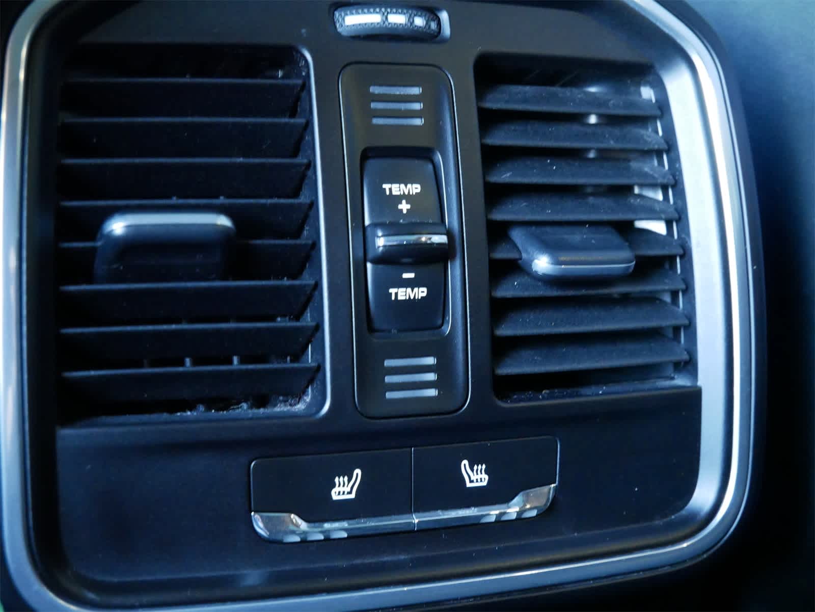 Thumbnail: 2017 Porsche Macan - 10